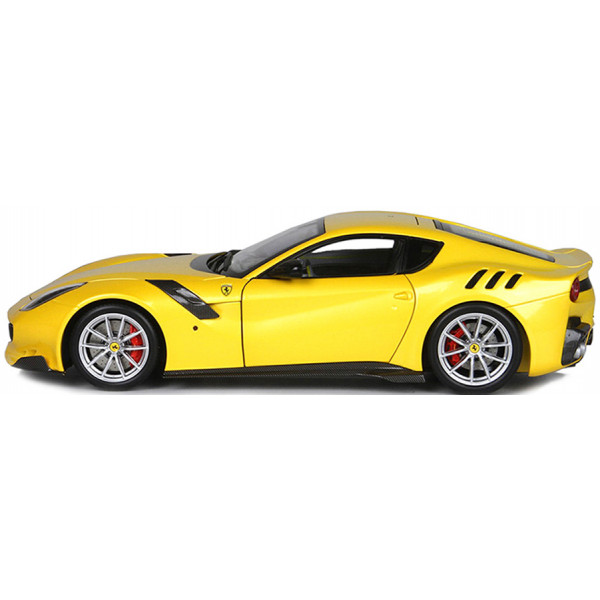Фото - Коллекционная машинка 1:24 Bburago Ferrari F12TDF (ассорти желтый, красный, 1:24) (18-26021)