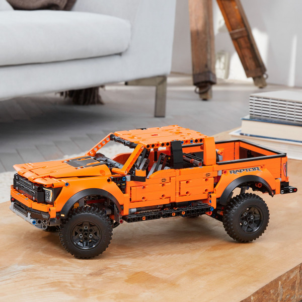Фото - Конструктор LEGO Technic Ford F-150 Raptor (42126)