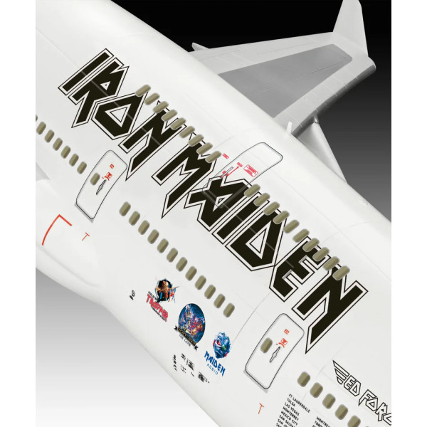 Фото - Набір для моделювання техніки Revell Літак Boeing 747-400 Iron Maiden Ed Force One (RVL-03780)