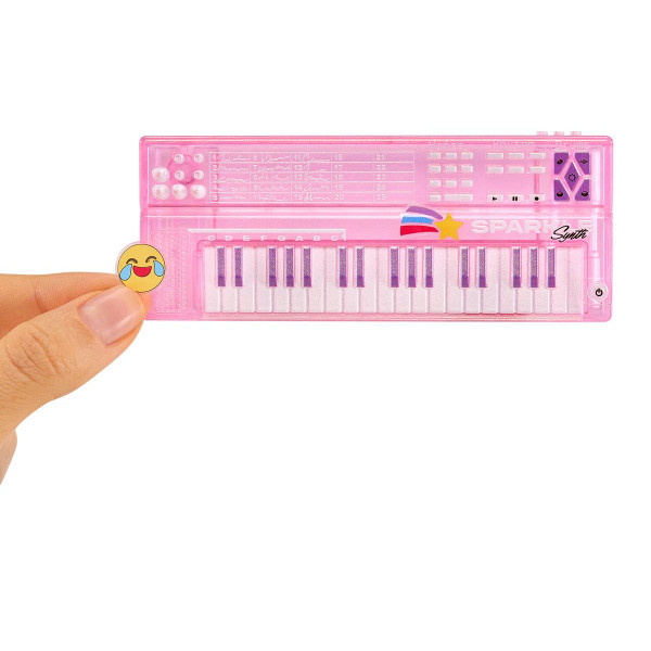 Фото - Ляльковий набір Rainbow High Junior High Rockband - АМАЯ (з аксесуарами) (565772)