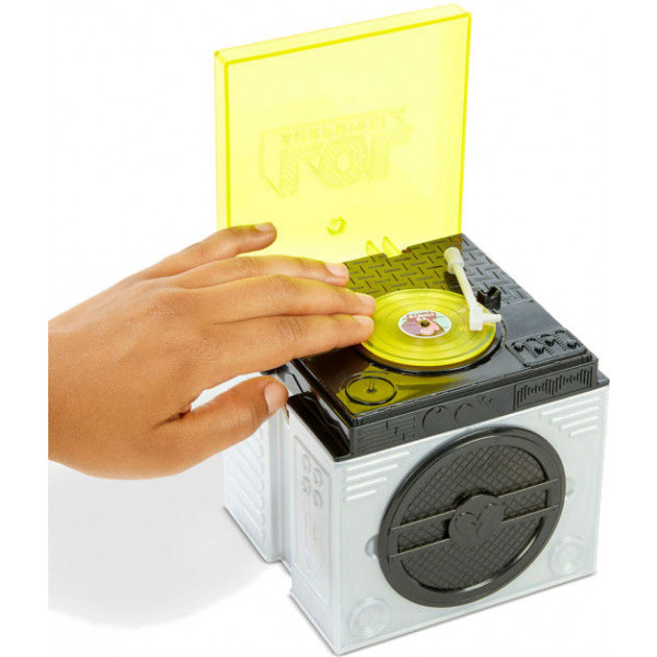 Фото - Лялька-сюрприз набір L.O.L. Surprise! W1 Remix Hairflip Музичний сюрприз (566960)