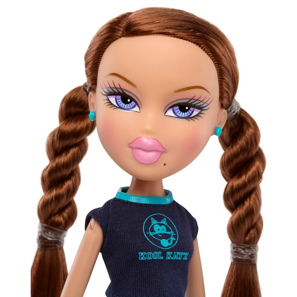 Фото - Кукольный набор Bratz серии Play Sportz – ФУТБОЛИСТКА РОКСИ с акссесуарами (569558)