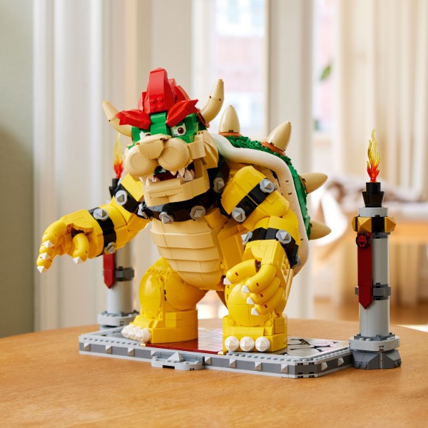 Фото - Конструктор LEGO Super Mario Могущесвтенный Боузер (71411)
