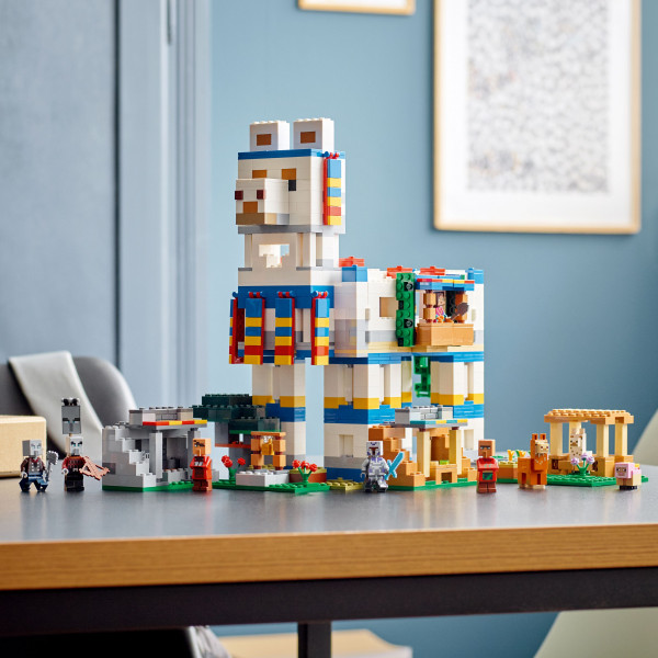 Фото - Конструктор LEGO Minecraft Деревня ламы (21188)