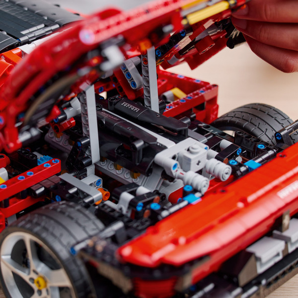 Фото - Конструктор LEGO Technic Ferrari Daytona SP3 (42143)