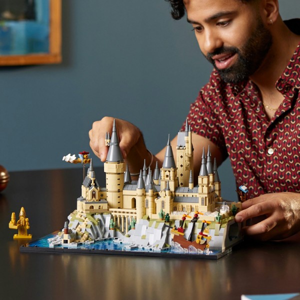 Фото - Конструктор LEGO Harry Potter™ Замок и территория Хогвартса (76419)