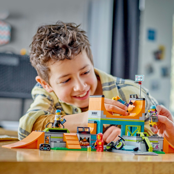 Фото - Конструктор LEGO City Вуличний скейтпарк (60364)