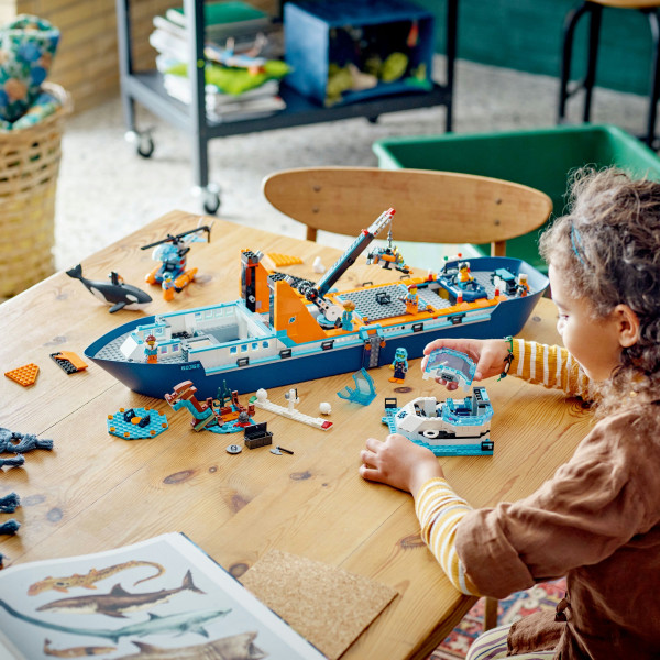Фото - Конструктор LEGO City Арктический исследовательский корабль (60368)