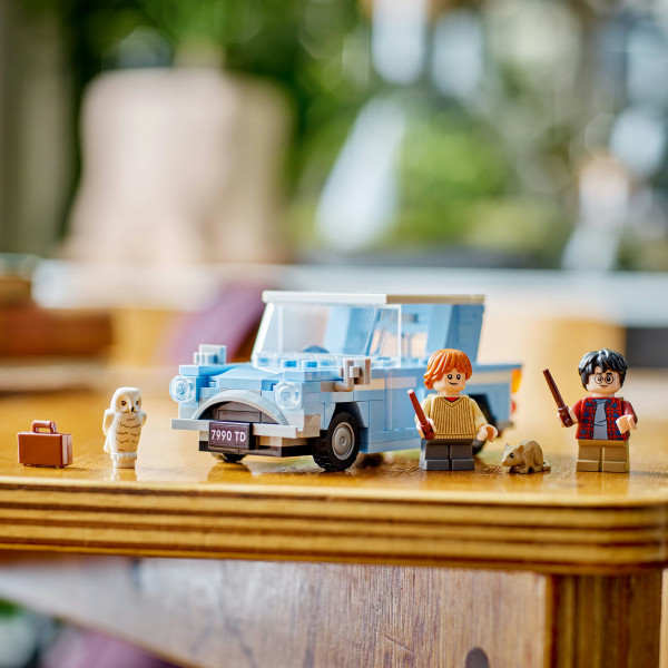 Фото - Конструктор LEGO HARRY POTTER TM Летючий Форд «Англія» (76424)