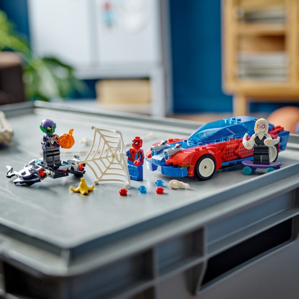 Фото - Конструктор LEGO Marvel Автомобиль для гонки Человека-Паука и Зеленый Гоблин с ядом Венома (76279)