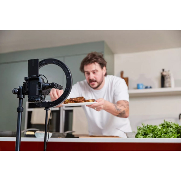 Фото - Фотокамера беззеркальная Canon EOS R50 body Black (5811C029)