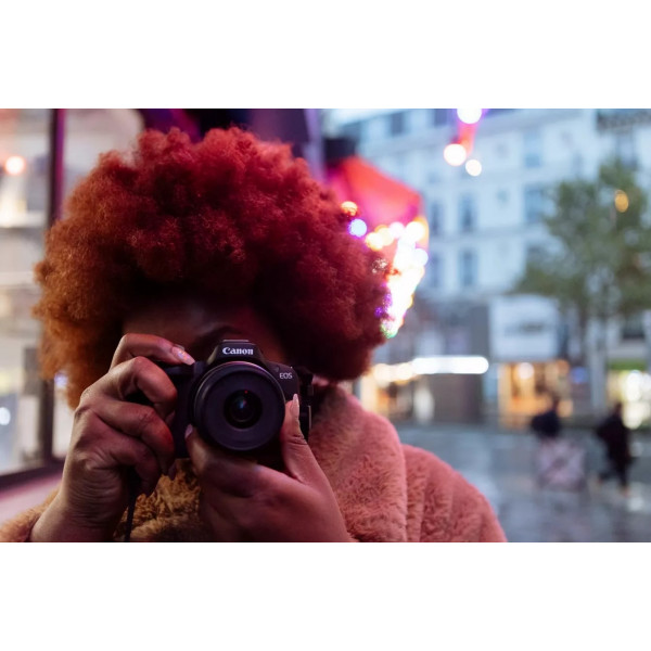 Фото - Фотокамера беззеркальная Canon EOS R50 body Black (5811C029)