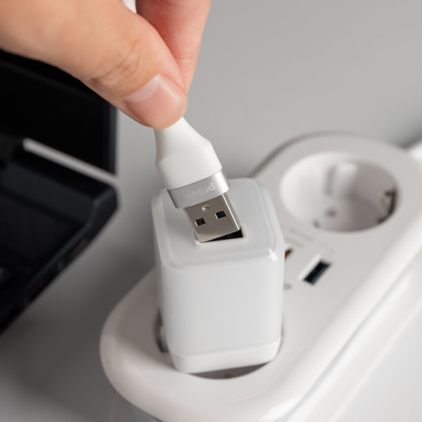 Фото - Сетевое зарядное устройство Proove Pure GaN Plus 30W (Type-C + USB) White (WCPU30111202)