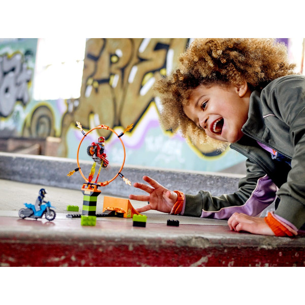 Фото - Конструктор LEGO City Stuntz Состязание трюков (60299)