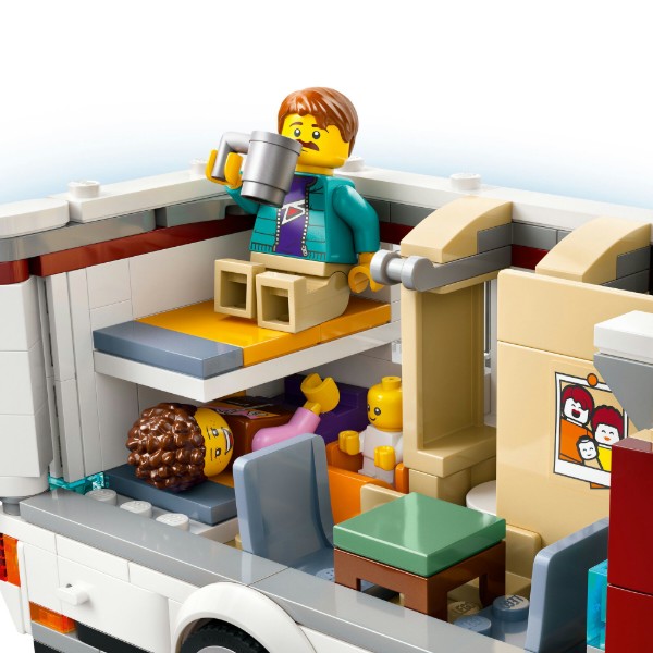 Фото - Конструктор LEGO City Приключенческий дом на колесах для отпуска (60454)