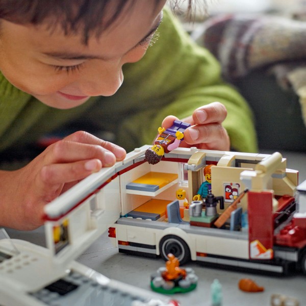 Фото - Конструктор LEGO City Приключенческий дом на колесах для отпуска (60454)