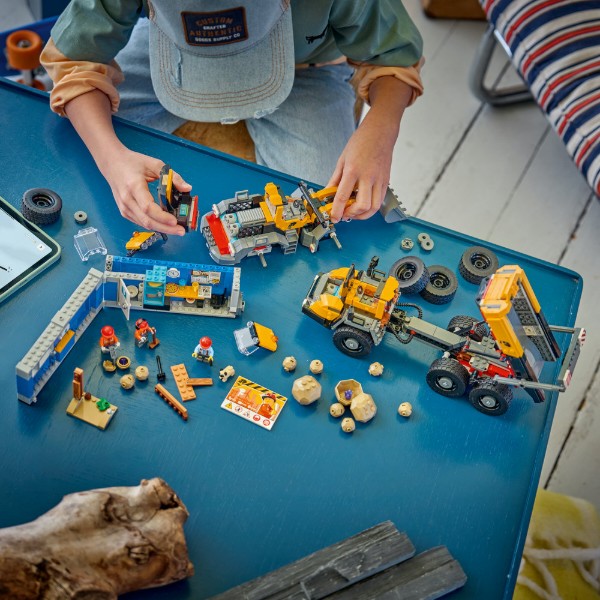 Фото - Конструктор LEGO  City Самоскид і фронтальний ковшовий навантажувач (60494)
