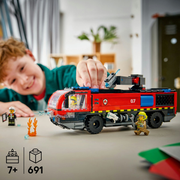Фото - Конструктор LEGO  City Пожежна вантажівка в аеропорту (60499)