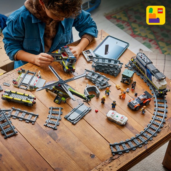 Фото - Конструктор LEGO City Ограбление полицейского поезда (60508)