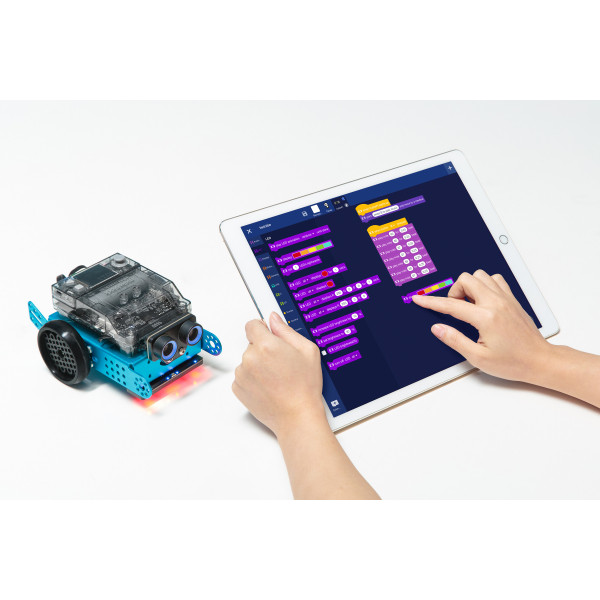 Фото - Інтерактивний робот Makeblock mBot2 (P1010132)