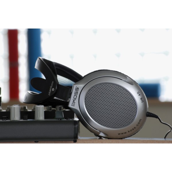 Фото - Наушники полноразмерные проводные Koss UR40 Silver
