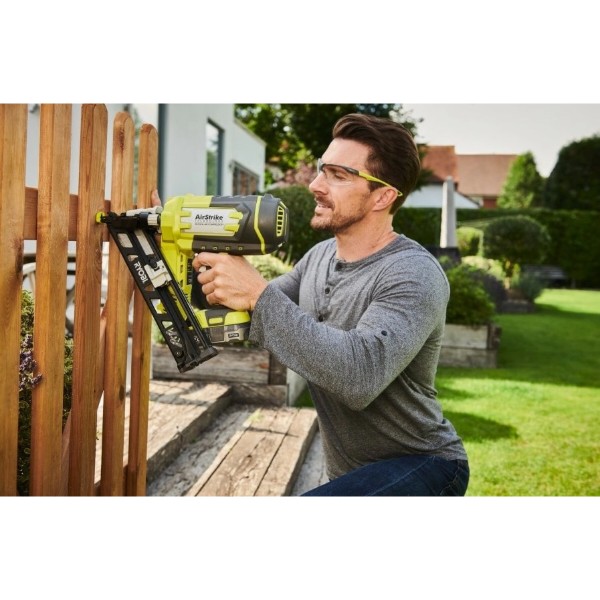 Фото - Цвяхозабивач Ryobi ONE+ R15GN18-0 без АКБ та ЗП (5133005297)