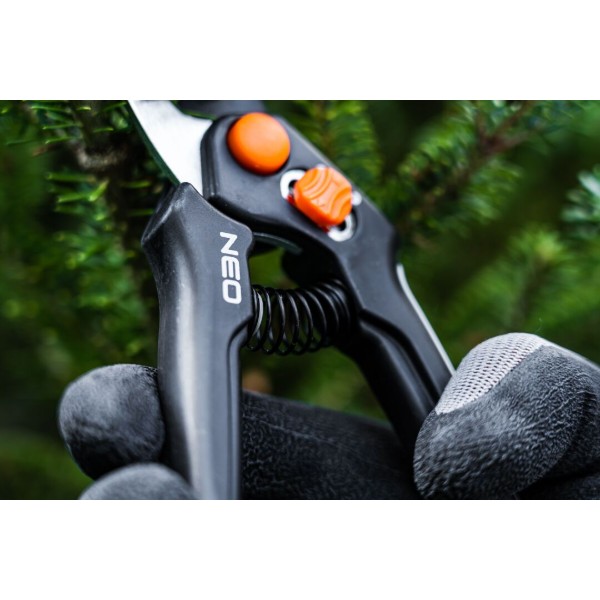Фото - Секатор Neo Tools 185 мм (15-200)