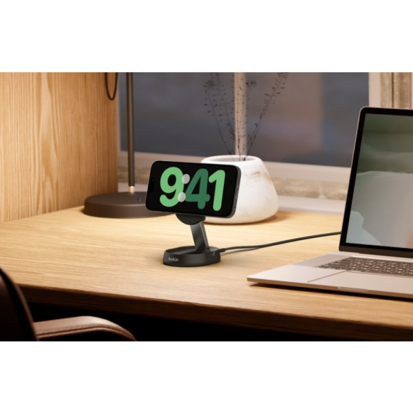 Фото - Бездротовий зарядний пристрій Belkin 15Вт Magnetic Stand Qi2 Black (WIA008BTBK)