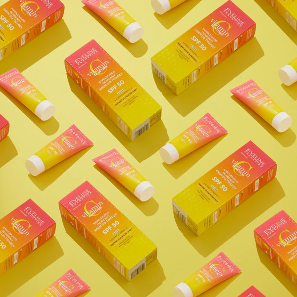 Фото - Крем для обличчя EVELINE Vitamin C 3x Action зволоження та захист SPF50 30 мл (5903416053378)