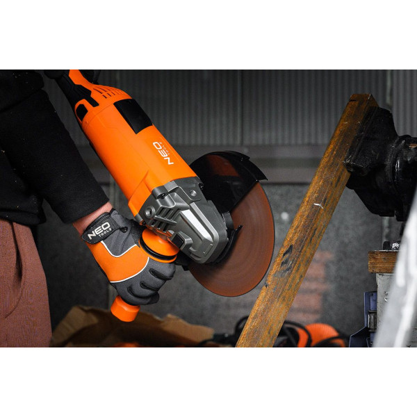 Фото - Болгарка Neo Tools 04-715