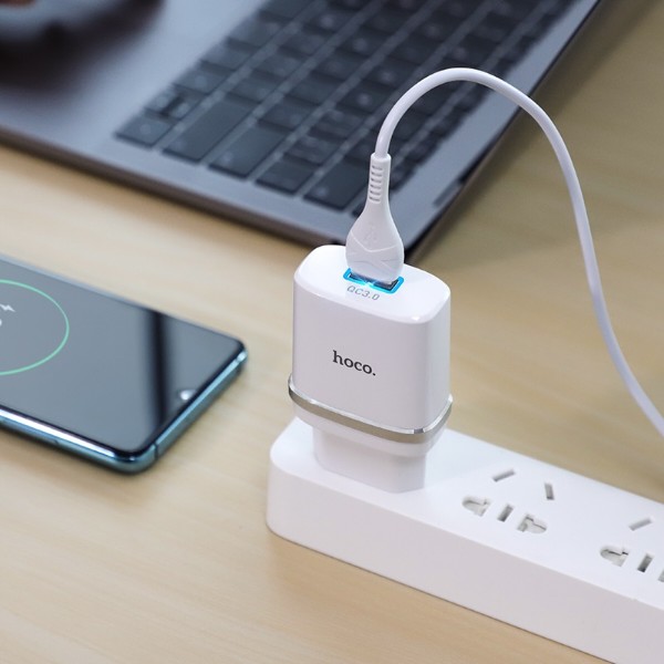 Фото - Сетевое зарядное устройство HOCO C12Q Smart QC3.0 charger set(Type-C) 18W White (6931474716309)