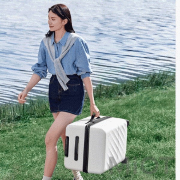 Фото - Чемодан Xiaomi Ninetygo Ripple Luggage 26" White (6941413222280)