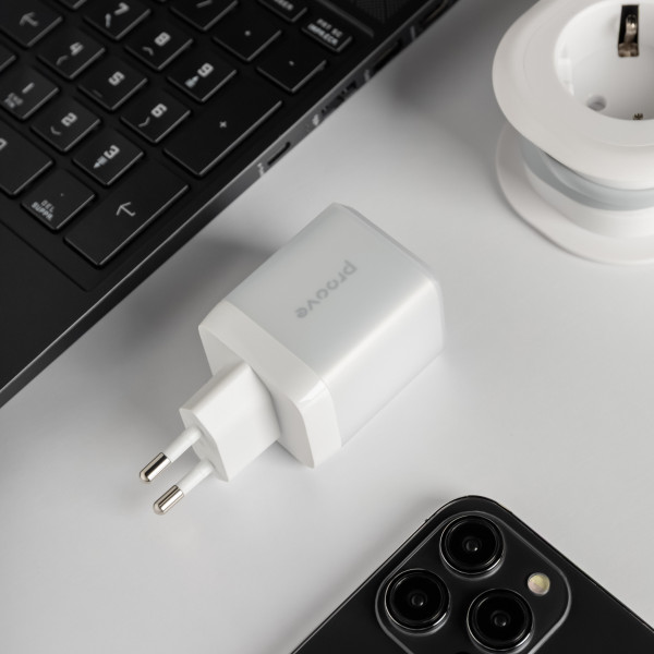 Фото - Сетевое зарядное устройство Proove Pure GaN Max 67W (Type-C + Type-C) White (WCPU67022202)