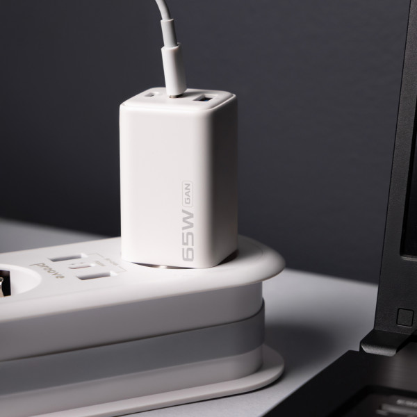 Фото - Сетевое зарядное устройство Proove Pocket GaN 65W (2Type-C + USB) White (WCPG65121202)