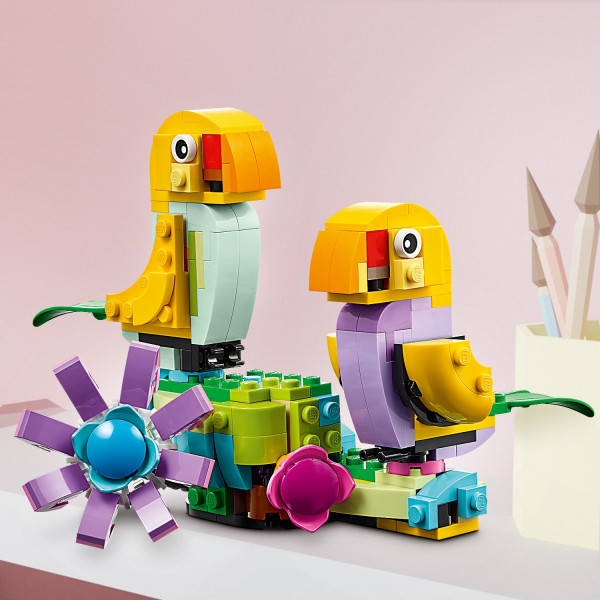 Фото - Конструктор LEGO Creator Цветы в лейке (31149)