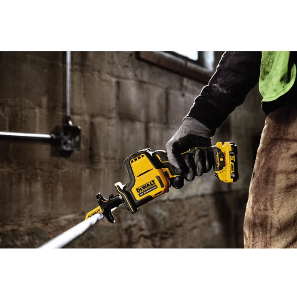Фото - Пила шабельна DeWALT 10.8/12В XR Li-lon (DCS312N)