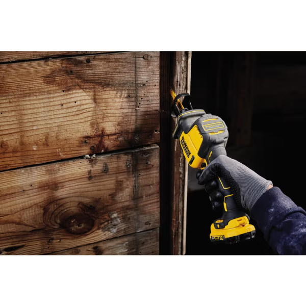 Фото - Пила шабельна DeWALT 10.8/12В XR Li-lon (DCS312N)