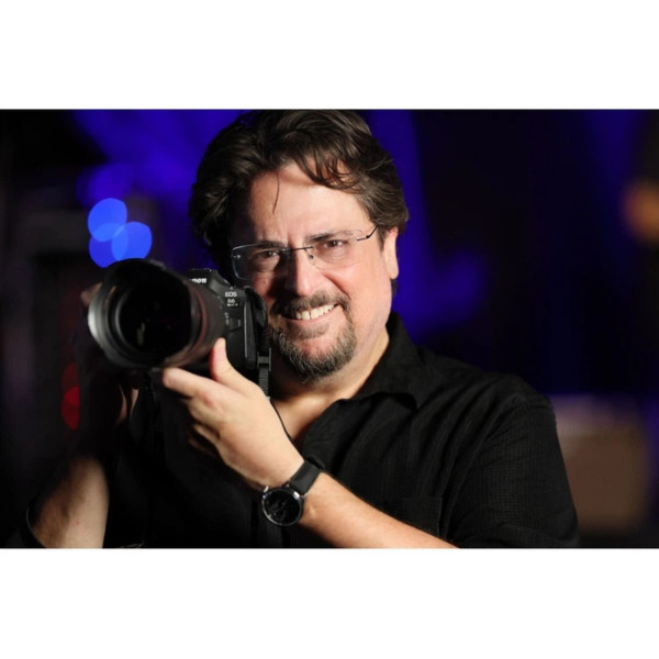 Фото - Фотокамера беззеркальная Canon EOS R6 Mark III + RF 24-105 f/4.0-7.1 IS STM (7084C031)