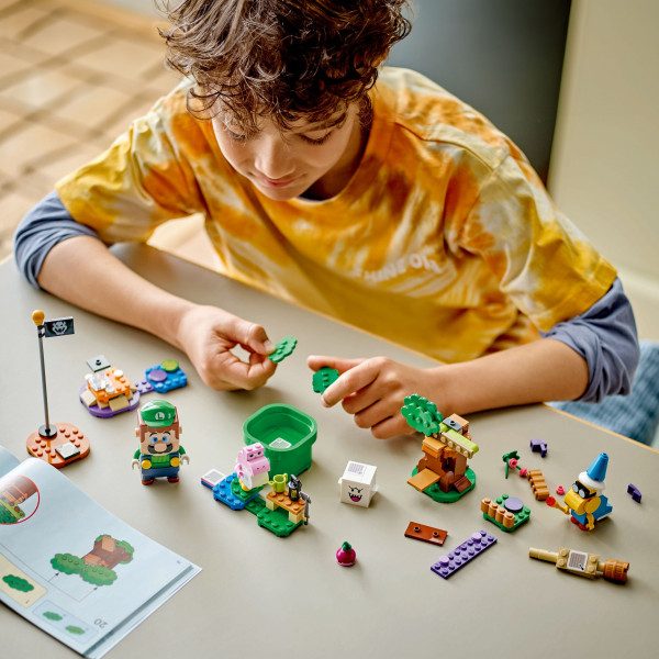Фото - Конструктор LEGO Super Mario™ Пригоди з інтерактивним LEGO® Луїджі (71440)