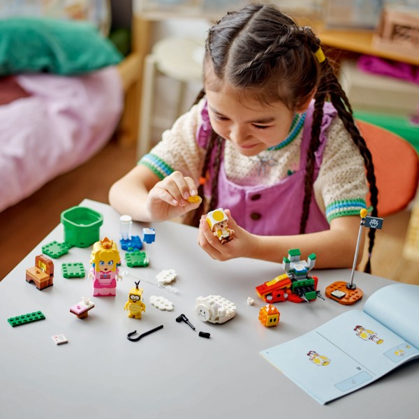 Фото - Конструктор LEGO Super Mario™ Приключения с интерактивной LEGO® Пич (71441)