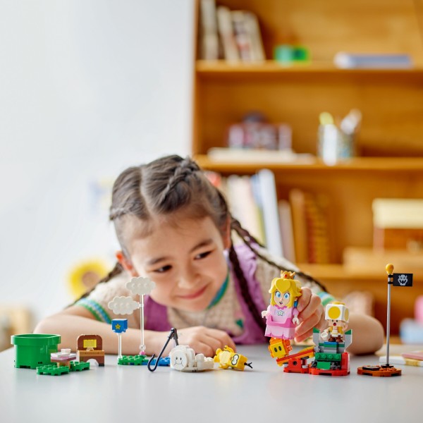Фото - Конструктор LEGO Super Mario™ Приключения с интерактивной LEGO® Пич (71441)