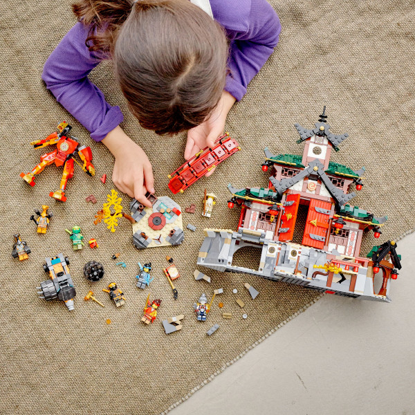 Фото - Конструктор LEGO Ninjago Храм-додзьо ніндзя (71767)