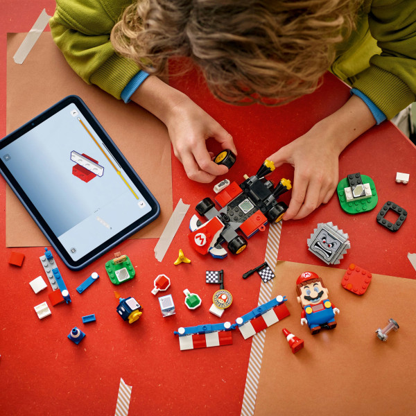 Фото - Конструктор LEGO  Super Mario™ Mario Kart™ – Interactive LEGO® Mario™ та Standard Kart (72043)
