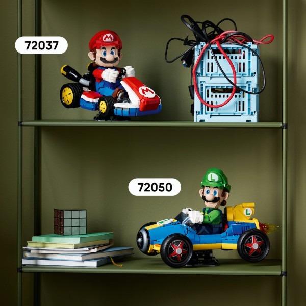 Фото - Конструктор LEGO Super Mario Mario Kart™ — Luigi и Mach 8 (72050)