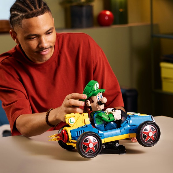 Фото - Конструктор LEGO Super Mario Mario Kart™ — Luigi и Mach 8 (72050)