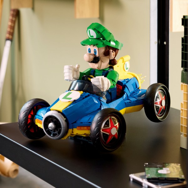Фото - Конструктор LEGO Super Mario Mario Kart™ — Luigi и Mach 8 (72050)