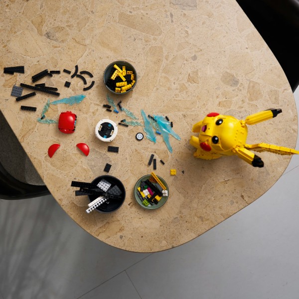 Фото - Конструктор LEGO Pokémon Пикачу и покебол (72152)