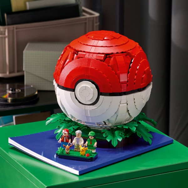 Фото - Конструктор LEGO Pokémon Покебол со знаковыми моментами работы Тренеров (72154)
