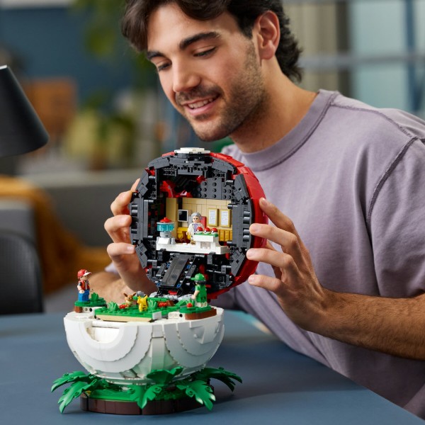 Фото - Конструктор LEGO Pokémon Покебол со знаковыми моментами работы Тренеров (72154)