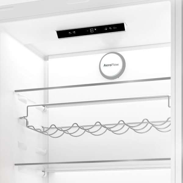 Фото - Холодильник вбудований Beko BCNE400E40SN